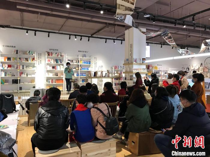 读书活动 石洪宇 摄