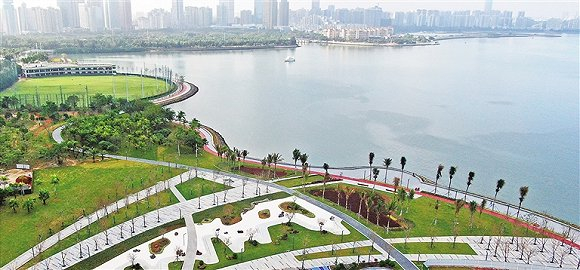 目前，海口湾畅通工程从钟楼到万绿园已经畅通。图片来源：南国都市报