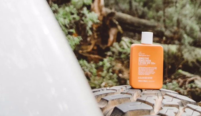 创始人们联合茱莉蔻同款加工厂：百特工作室，共同研制成这款“大橙瓶”。