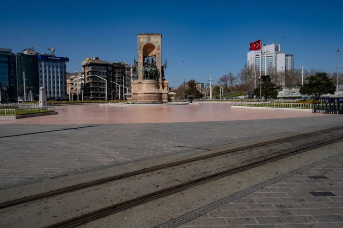 ▲4月12日，伊斯坦布尔的塔克西姆广场。新华社发（雅辛 摄）