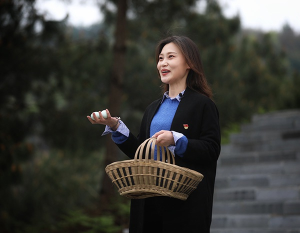  郑秋实为长顺绿壳鸡蛋带货推荐 本文图片均由长顺县融媒体中心提供