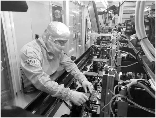  在江西一家新媒体技术公司工作的艾萨·玉努斯。