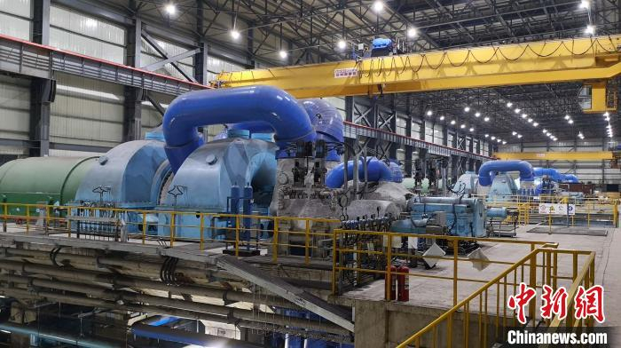 图为印尼德龙工业园二期发电厂。　周渊 摄