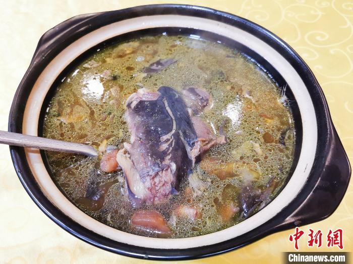 秘制陈皮黑豆鳅鱼 李晓春 摄