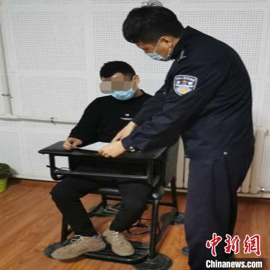 男子报假警自导自演抢劫大戏 秒被警方识破