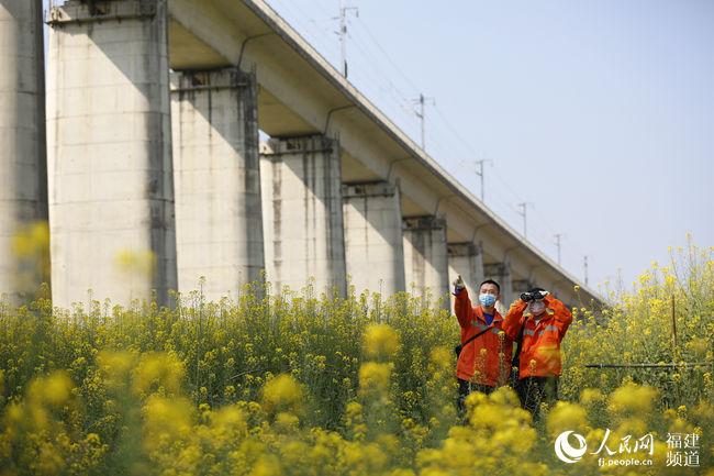 南铁清明加开列车122列 定制线路方便假期出行