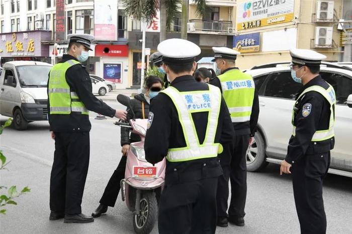 异地用警大整治！梅州交警仅一日查车358辆，暂扣机动车62辆