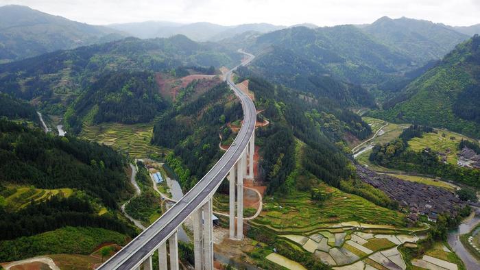 贵州剑榕高速公路建设有序推进