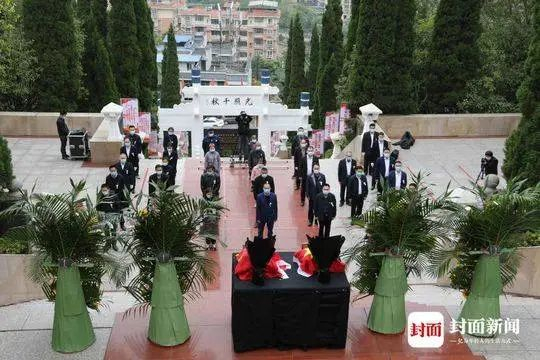 　安葬仪式的现场