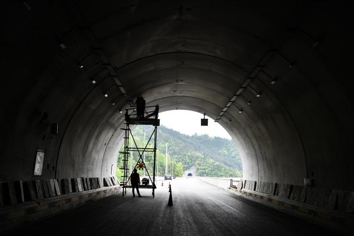 贵州剑榕高速公路建设有序推进