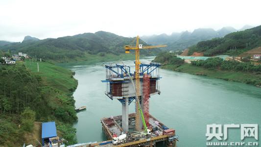 广西首座波形钢腹板连续刚构桥完成复工复产后的首个工程节点