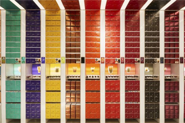 雀巢全球首家概念店 用3000只胶囊探索未来