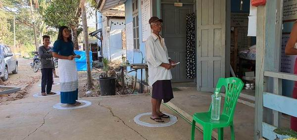 缅甸仰光友人所发的社交图片：缅甸版本的一米线公共办事方式。