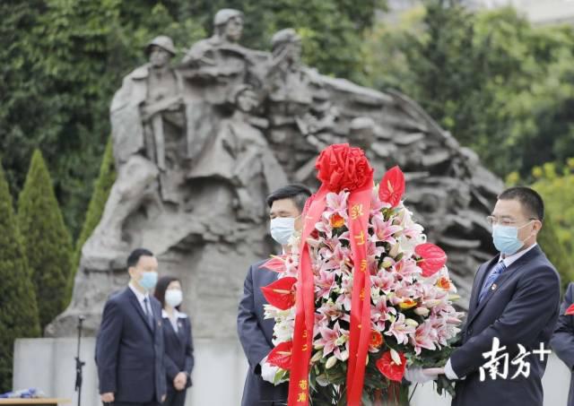 缅怀寄哀思！广东多地举行绿色文明祭扫活动