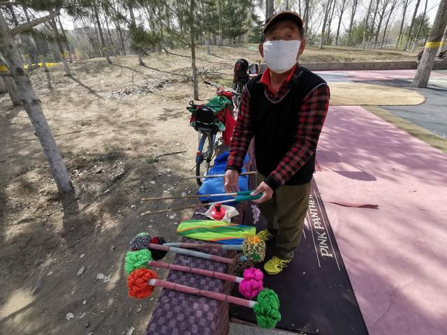 83岁老先生连蹦带跳，这个小空竹园走出一群大爷大妈健身达人