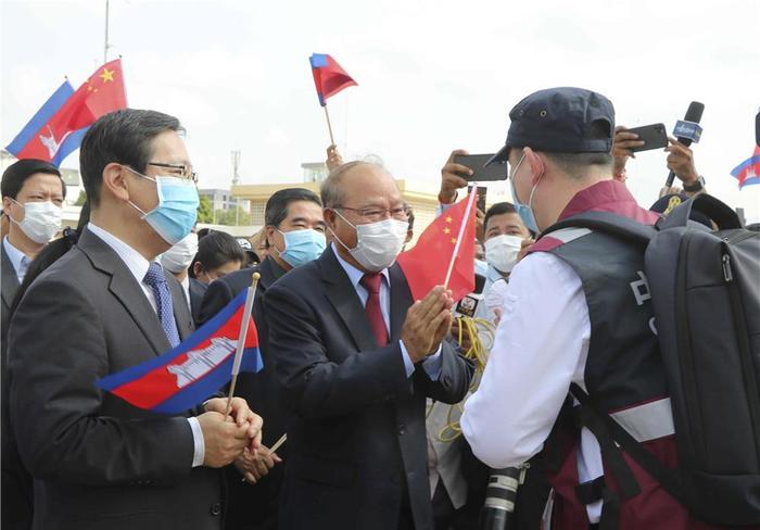 书写共建人类命运共同体的战“疫”篇章——记习近平主席推动新冠肺炎疫情防控国际合作