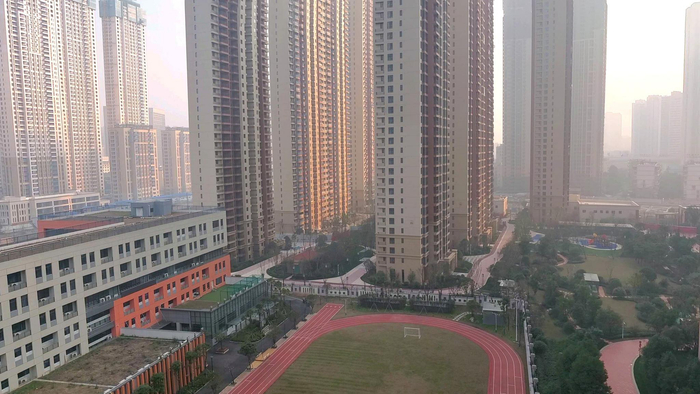  2月5日早上8点多，周锡涛拍下的唐樾小区。