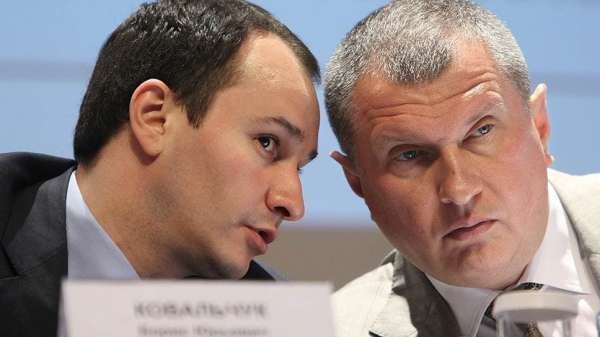 鲍里斯·科瓦尔丘克与伊戈尔·谢钦（右）