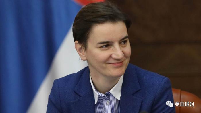 塞尔维亚女总理又美又飒！在保守国家公开出柜，人生太传奇
