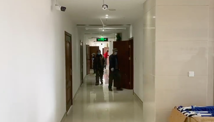 医院走廊。新京报记者 袁静伟 摄