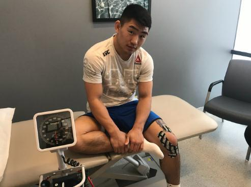 膝盖伤病，一度让宋亚东感到绝望。图片来源：宋亚东个人微博