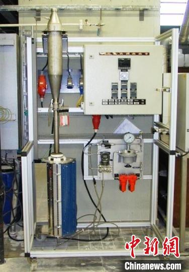 图为兰州石化采购的热磨损测试仪设备。(资料图) 郦鑫 摄