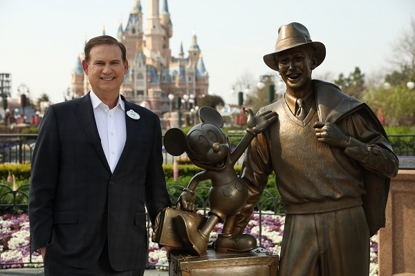 图说：上海迪士尼度假区总裁兼总经理薛逸骏  采访对象供图（下同）