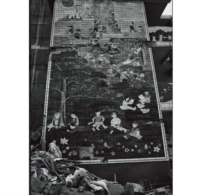 图片经中国摄影出版社授权来自于《汶川地震·十年》（作者：邱焰；版本：中国摄影出版社 2018年5月）一书。