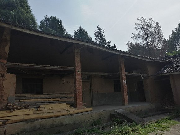 吴建峰老家。他在邻里间颇受夸赞。 赵孟 摄