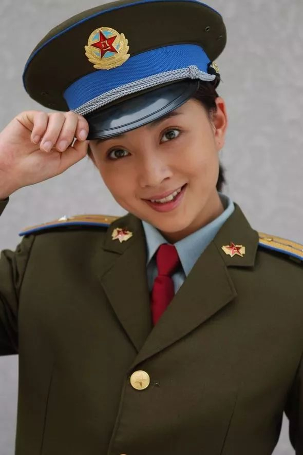 演技不输孙俪，还是军艺校花之首，前夫入狱六年，都40岁了该轮到她红了吧？！