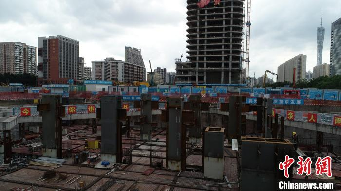     广商中心将成最高的纯钢结构超高层建筑　李靖　摄