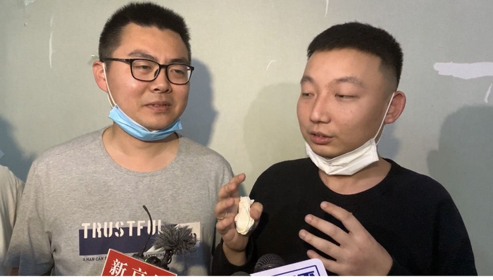 错换人生28年两个小伙见面。