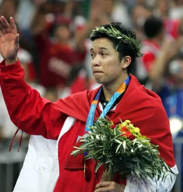  陶菲克雅典奥运男单夺金。