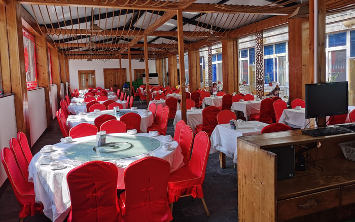 现在只有寥寥几桌客人。新京报记者 王颖 摄