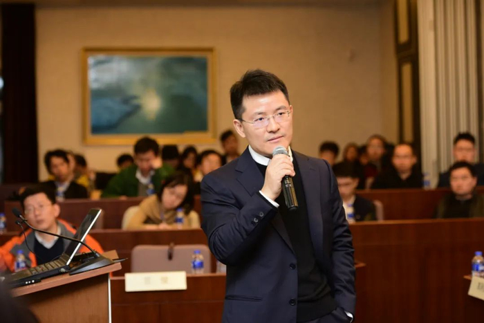 我和北大教授聊了3小时才明白，当存款缩水，聪明人都会做这件事