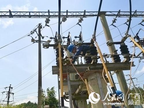 钦州新区供电局：变电站消缺保障夏季安全用电