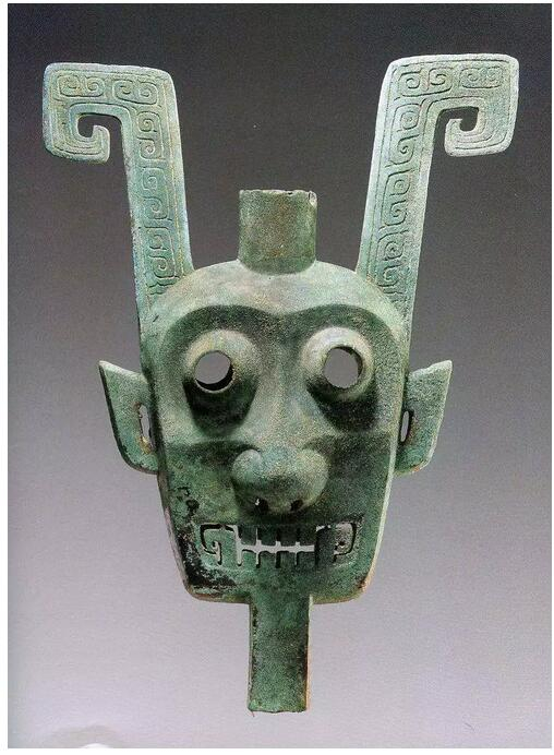 双面神人青铜头像。来源：江西省博物馆网站