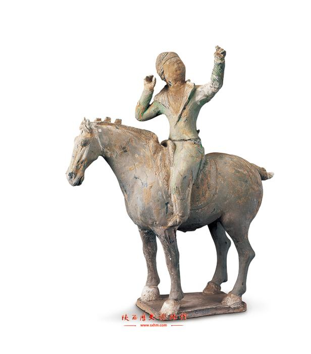 彩绘胡人骑马射猎俑。来源：陕西历史博物馆
