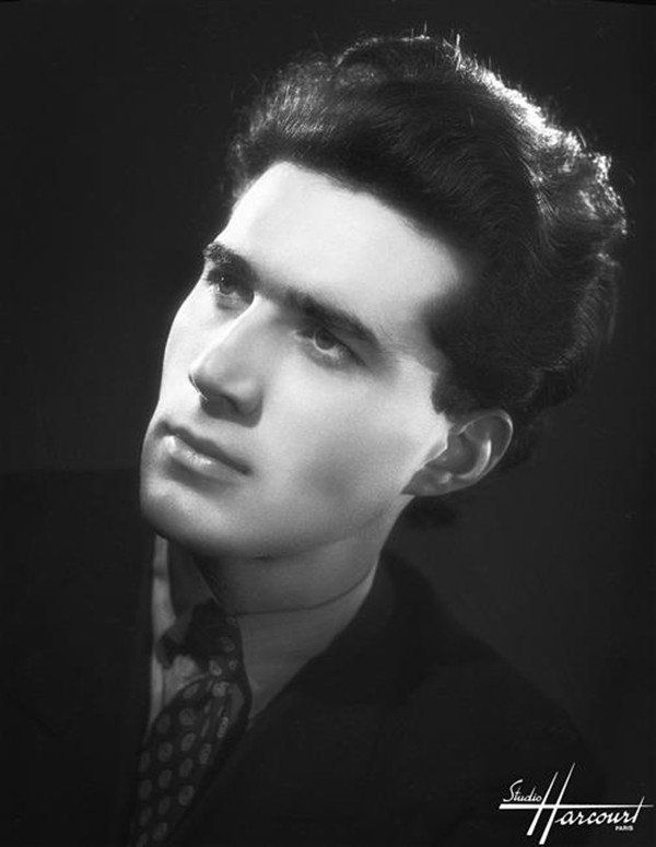 受外形条件限制，年轻时的皮科利多出演配角。