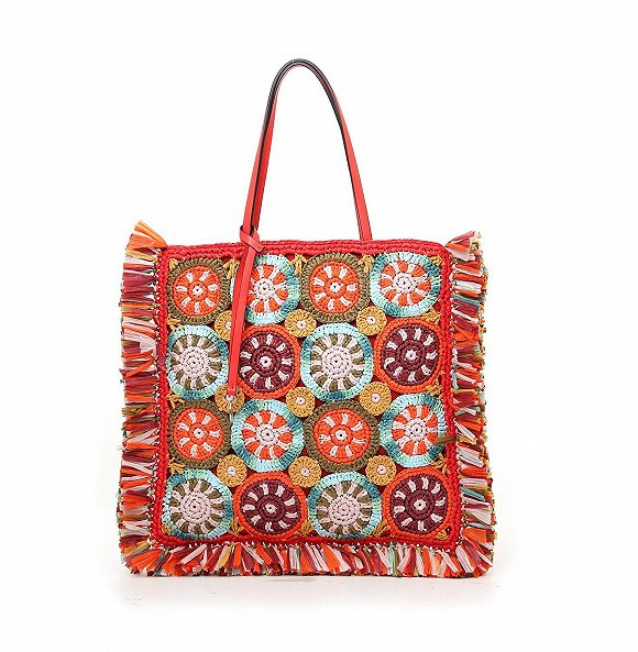 图片来源：fashion-press