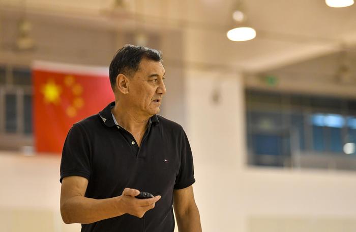 新疆青年男子篮球队抓紧训练