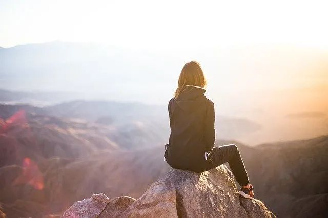天门山翼装飞行女大学生：为自己而活，我不后悔