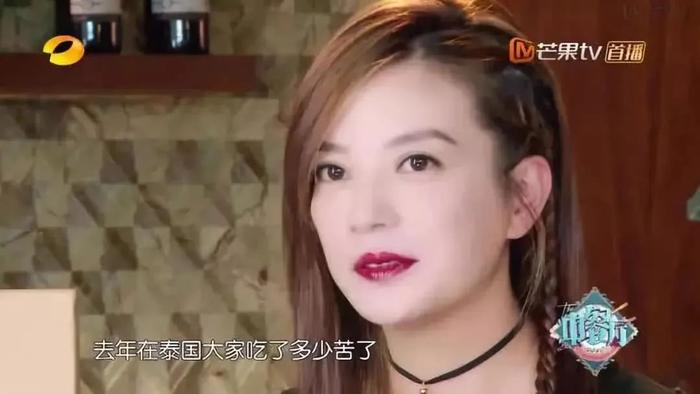 李子柒首次公开豪宅，我却看到背后最悲哀一幕：中国式审美太可怕了！