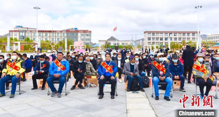 中国人首次登顶珠峰60周年的西藏记忆