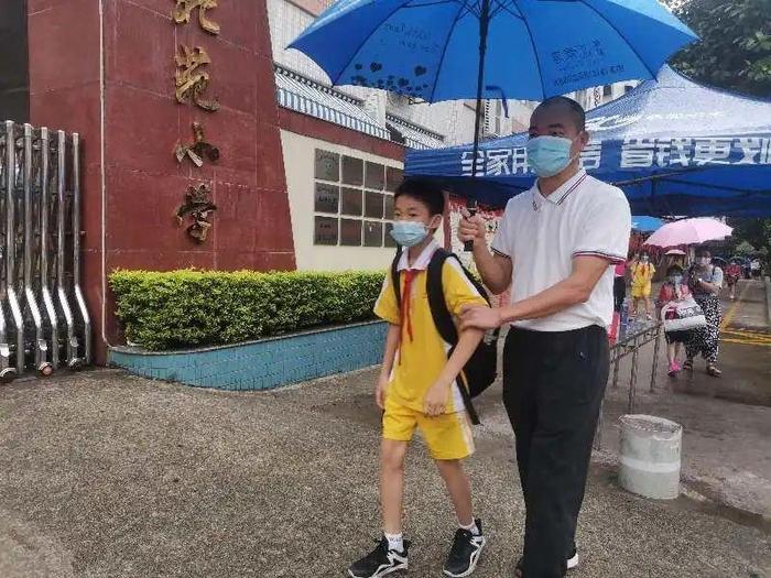 铺设“彩虹道”， 齐跳“能量操”…蓬江最后一批小学生今天返校！