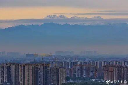 又见雪山！