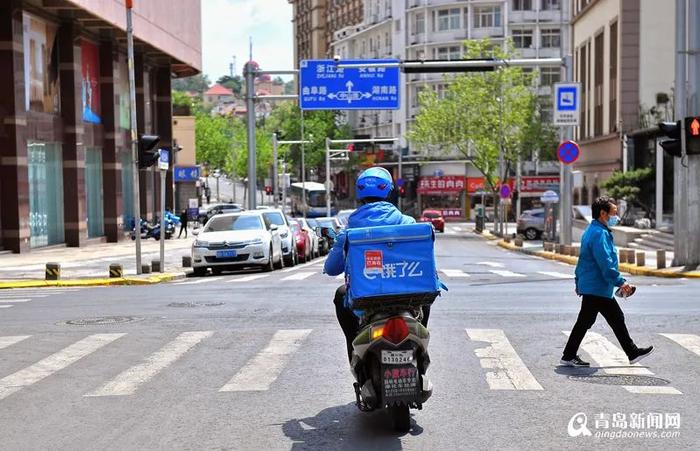 励志！青岛聋哑骑手，三个月跑成“活地图”，月入近万！