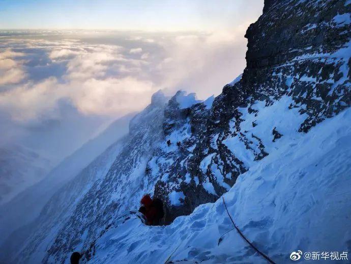 刚刚中国成功登顶了！“刷新”珠峰高度，震撼视频画面来袭