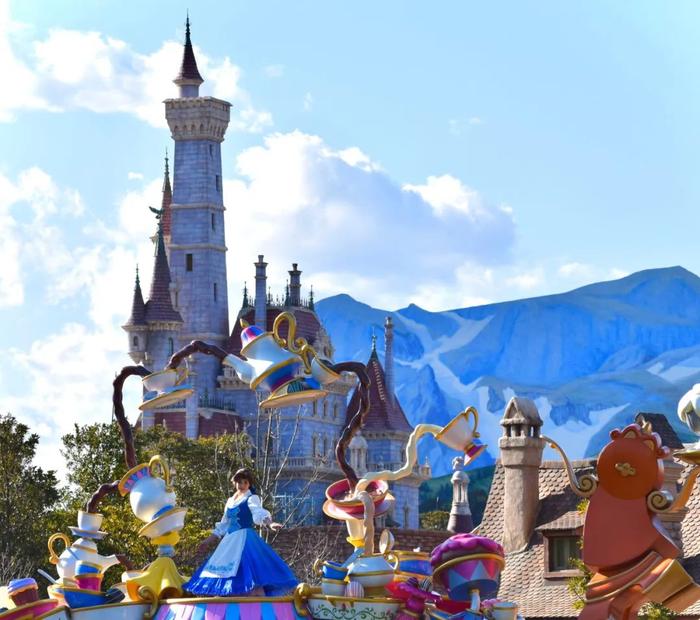 迪士尼新园区曝光！首个美女与野兽主题园区，粉紫色城堡梦幻似动画！