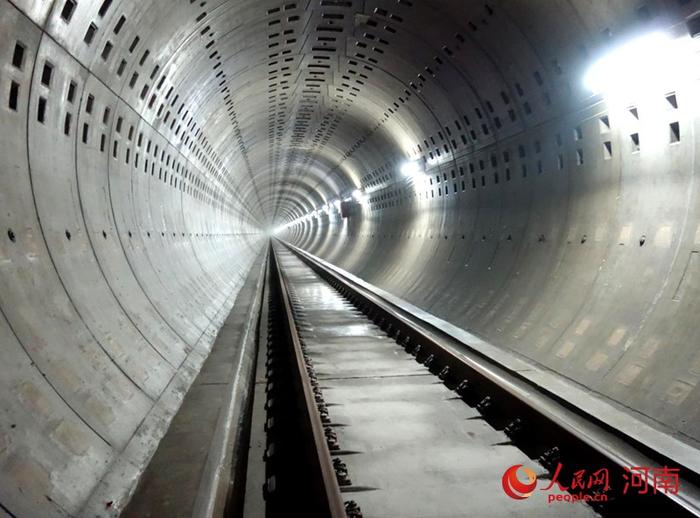 郑州地铁3号线提前实现区间“短轨通” 年底投入运营